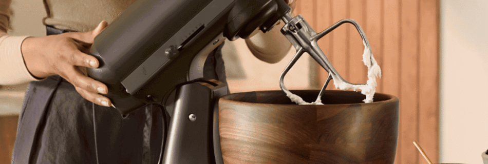 LXURI LIVING - THE KitchenAid 2024 Design Series Stand Mixer in Evergreen