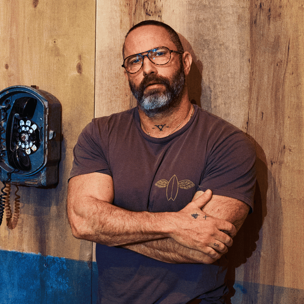 LXURI STYLE - Alexis Bittar - The Brand's History: From Artisan's Roots to Global Influence