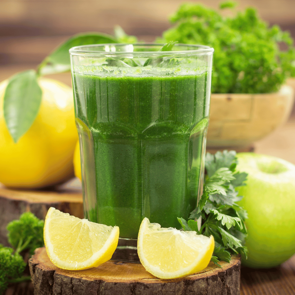 LXURI LIVING - Green Smoothie Recipe - Healthy & Delicious