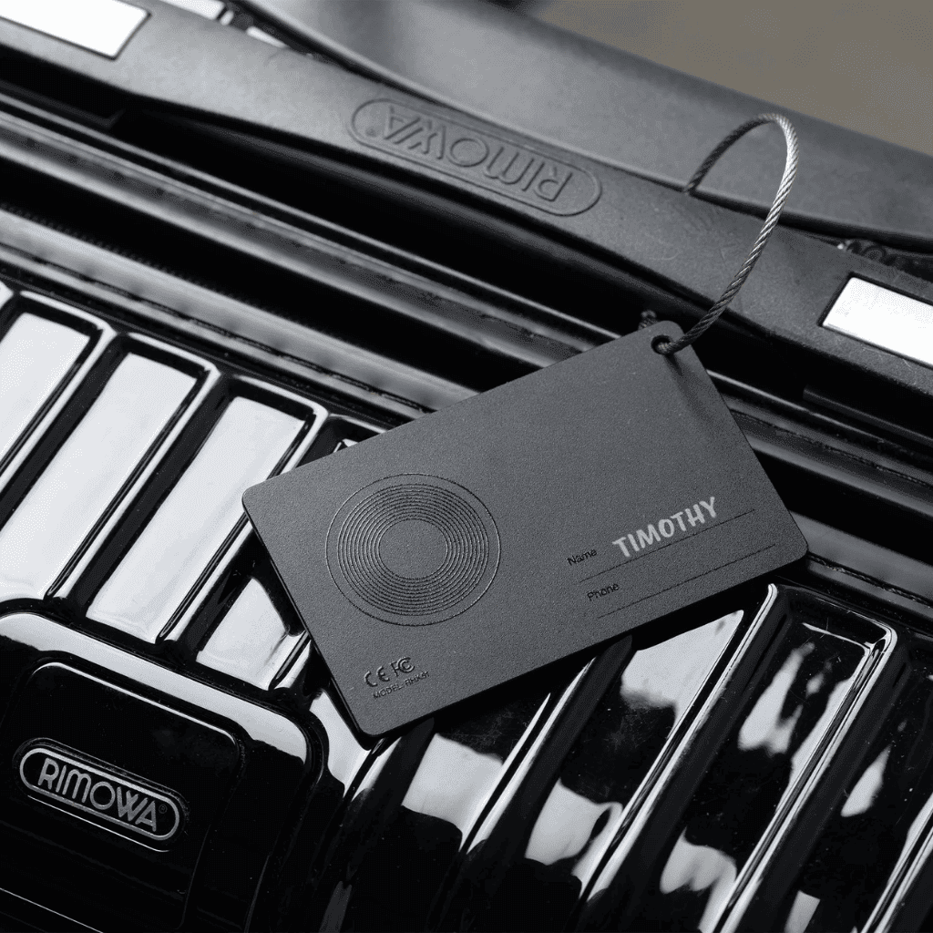 LXURI - Native Union Gift Guide - The Find It Card