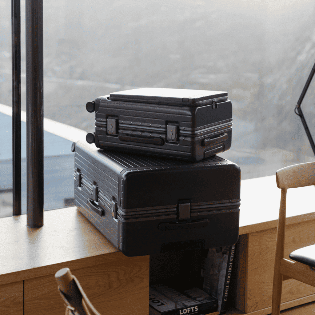 LXURI - Carl Friedrik Checked Luggage - Hybrid Collection