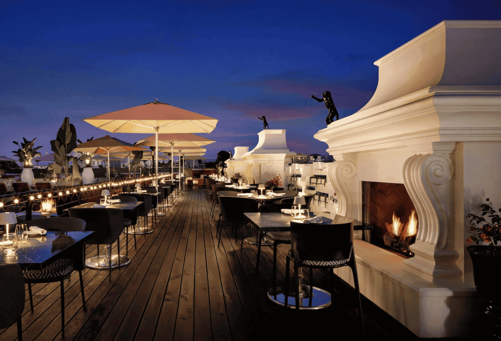 LXURI - Book with Hotels.com 