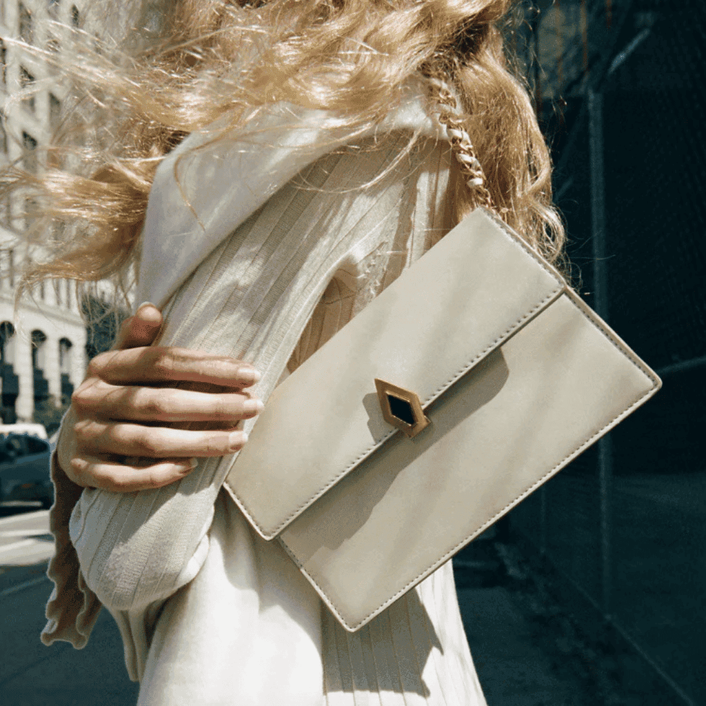 LXURI - Métier - Italian Craftsmanship at the Core