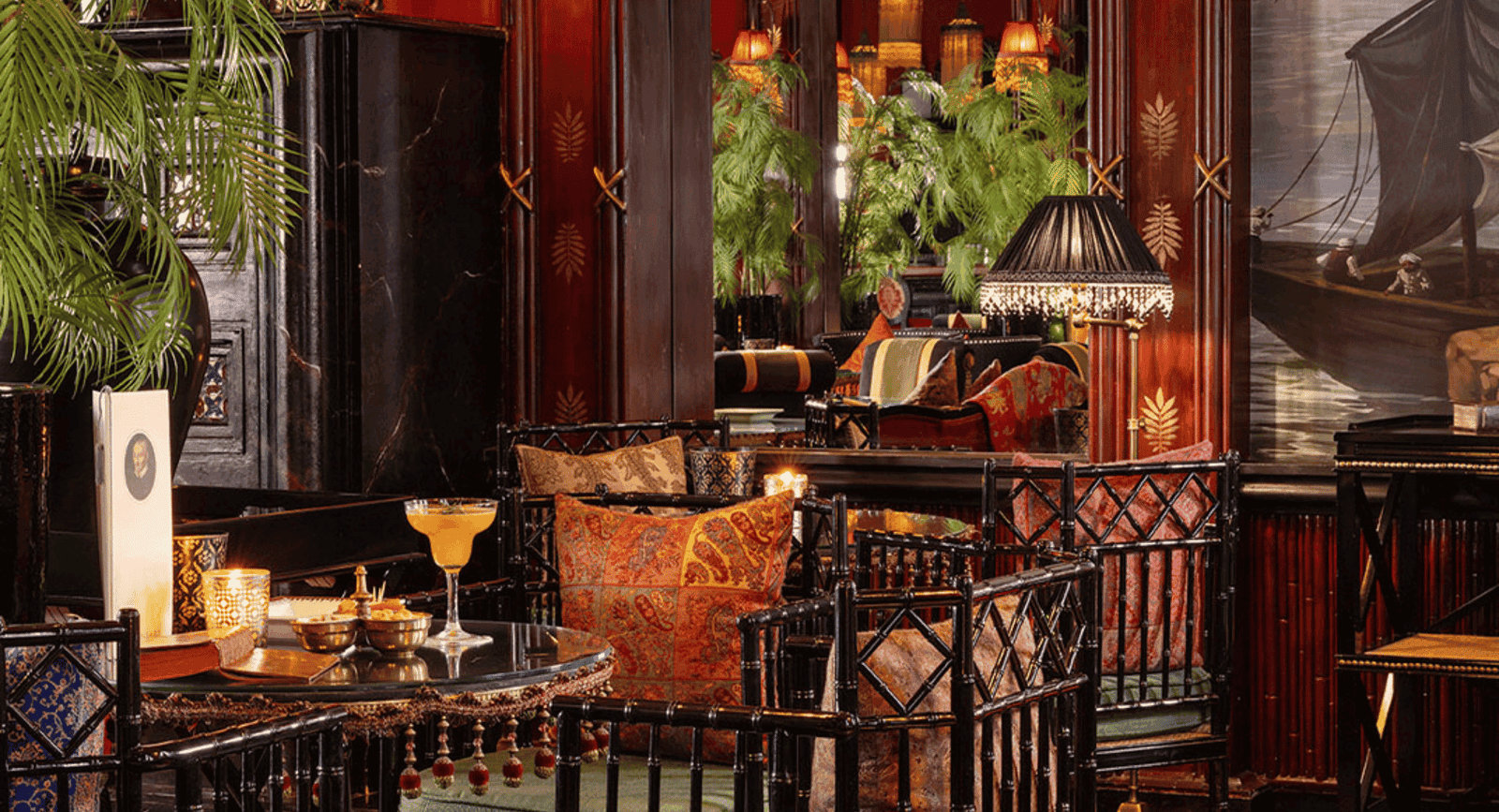 LXURI Travel - Palais Ronsard Marrakech Morocco - Booth with Tablet Hotels