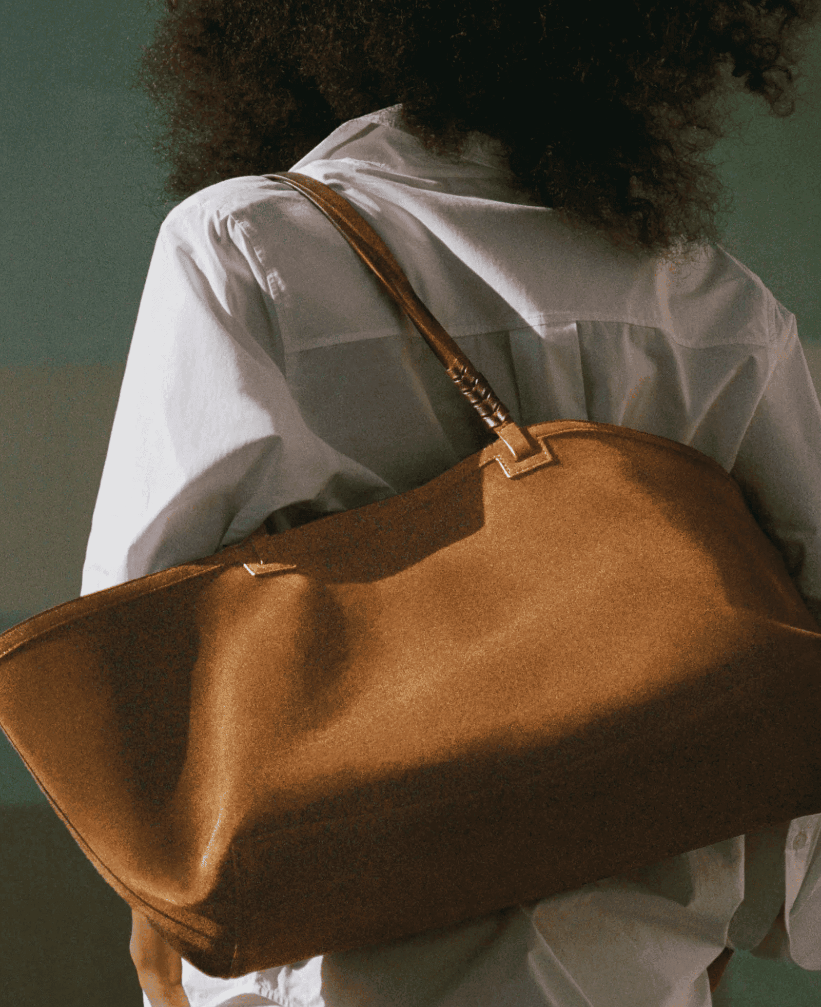 LXURI - Discover Métier Luxury Leather Goods