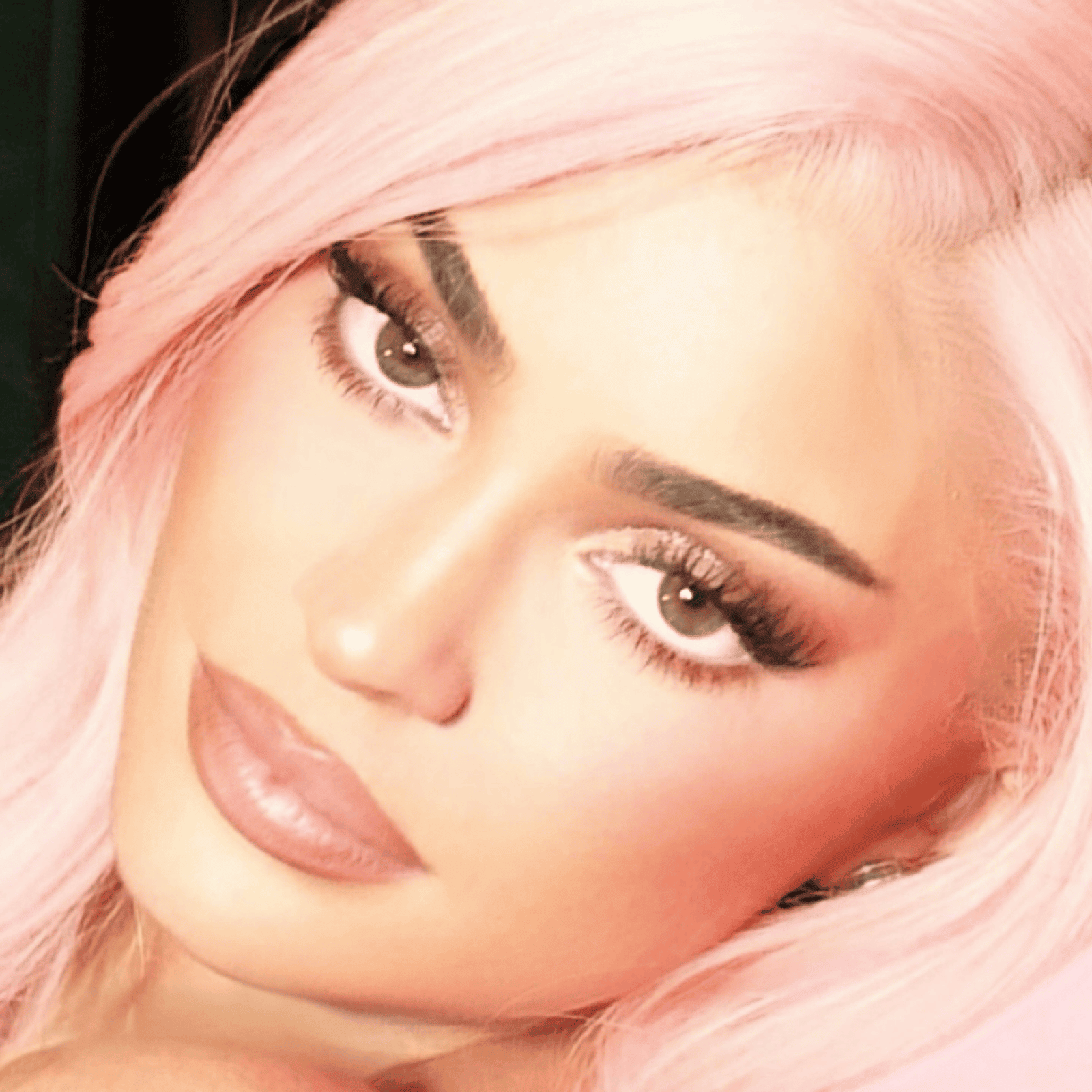 Kylie Cosmetics Face: The Ultimate Guide to a Flawless Glow | LXURI
