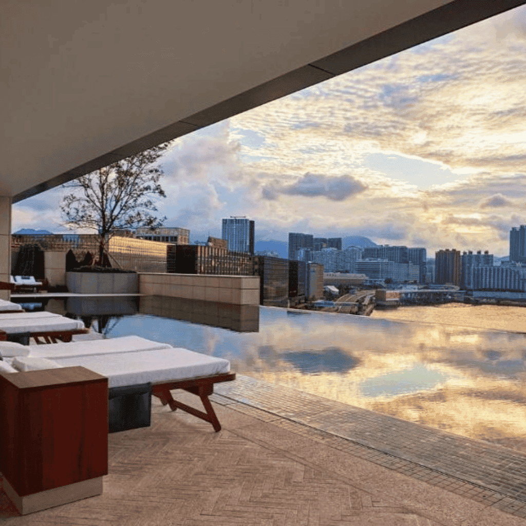 LXURI - Rosewood Hong Kong