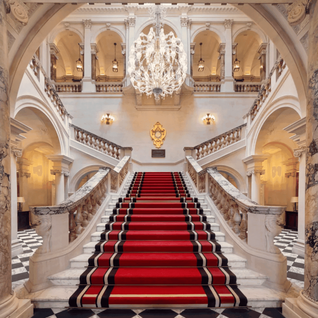 LXURI - Raffles Singapore – Singapore