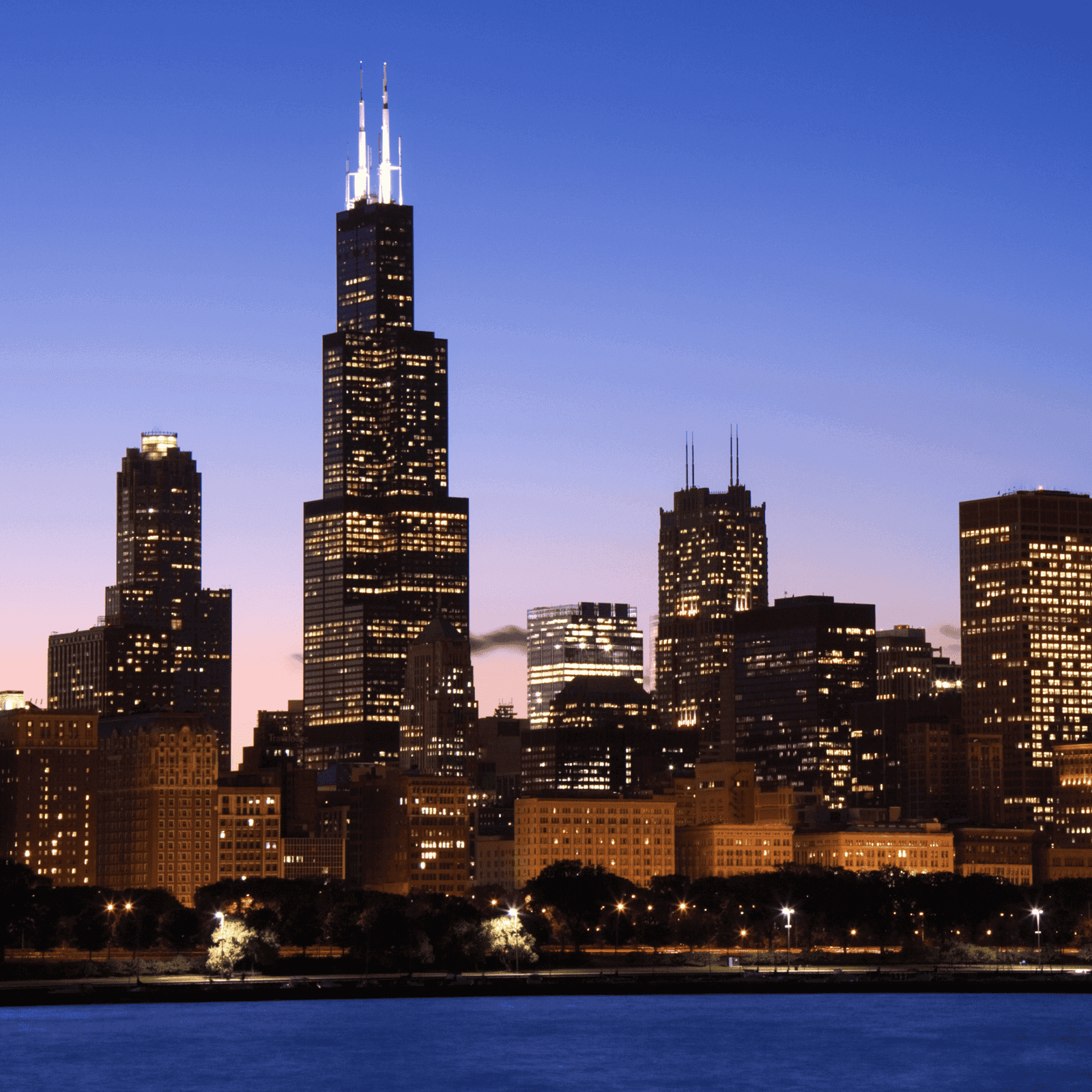 The Ultimate Travel Guide to Chicago, Illinois | Travel blog by LXURI