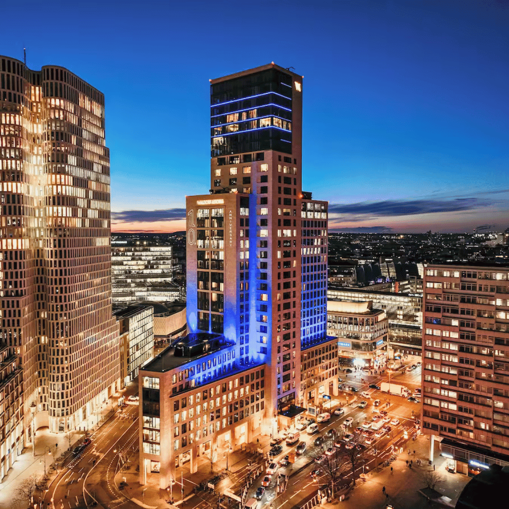 LXURI - Waldorf Astoria Berlin