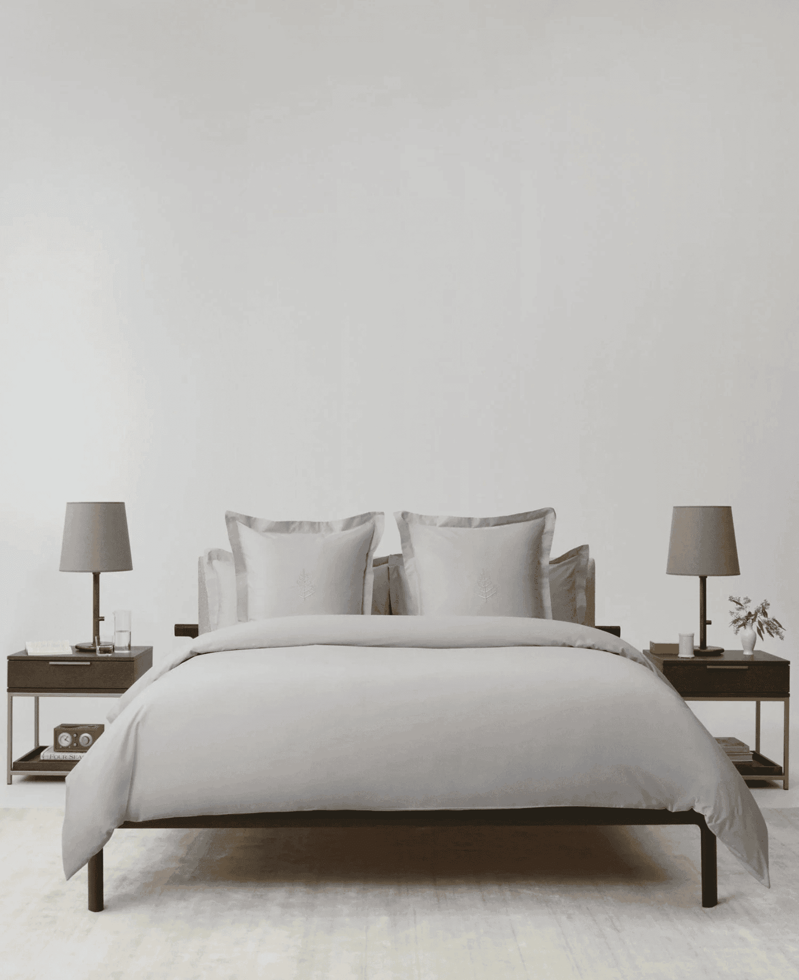 LXURI - Signature Hotel Dream Set by Four Seasons at Home