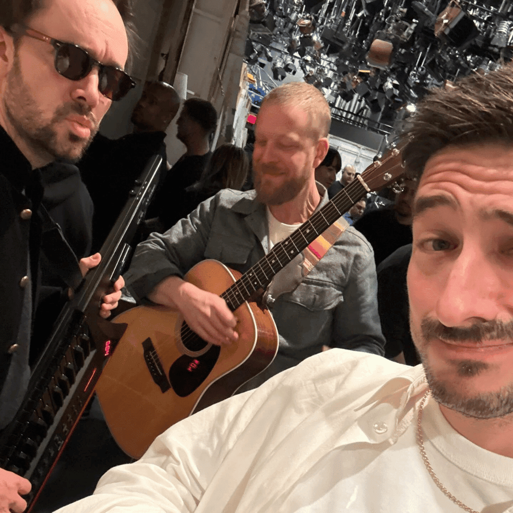 LXURI - Mumford & Sons - Career Breakthrough and Rise to Recognition