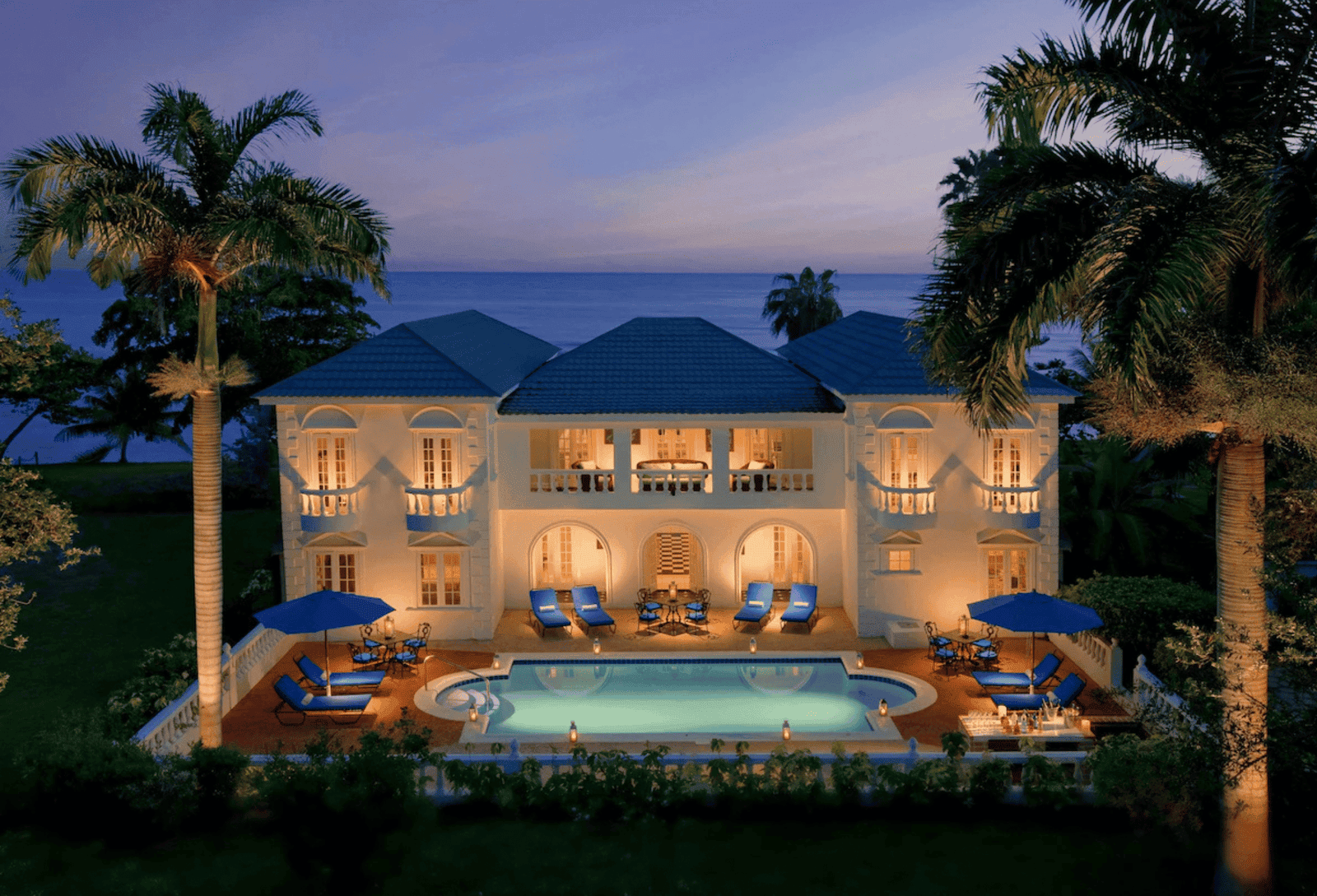 LXURI - Book with Hotels.com 