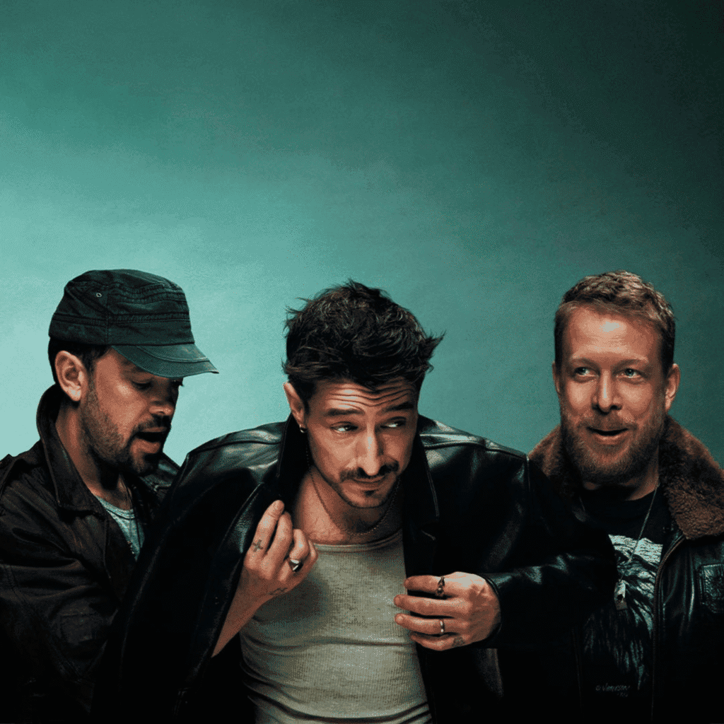 Mumford & Sons: The Ultimate Folk Rock Music Review - LXURI Music Blog