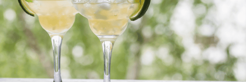 Big-Batch Cocktails - for Summer Entertaining | LXURI