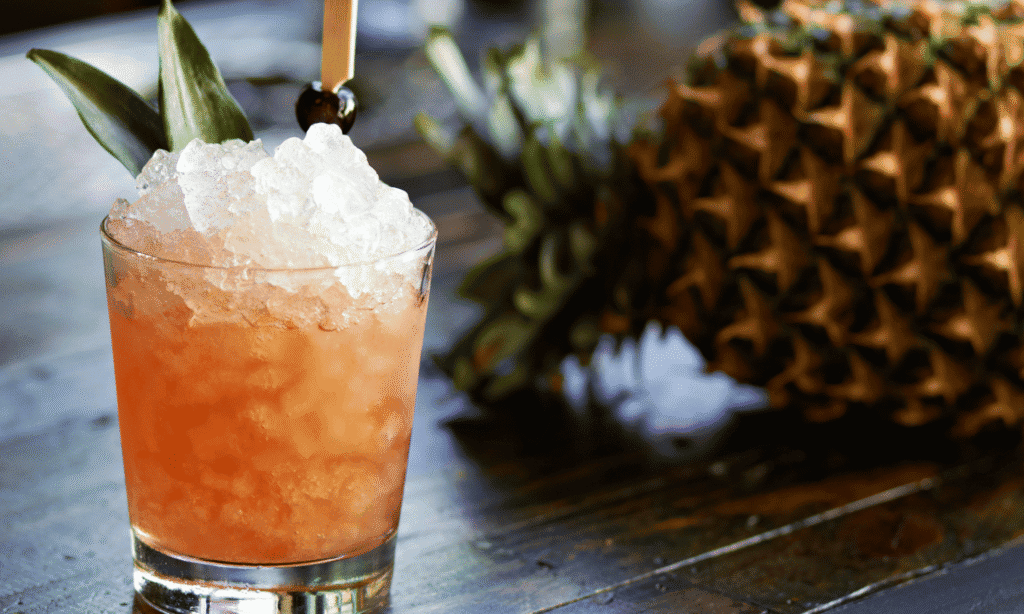 Pineapple-Rum Cocktail | LXURI 