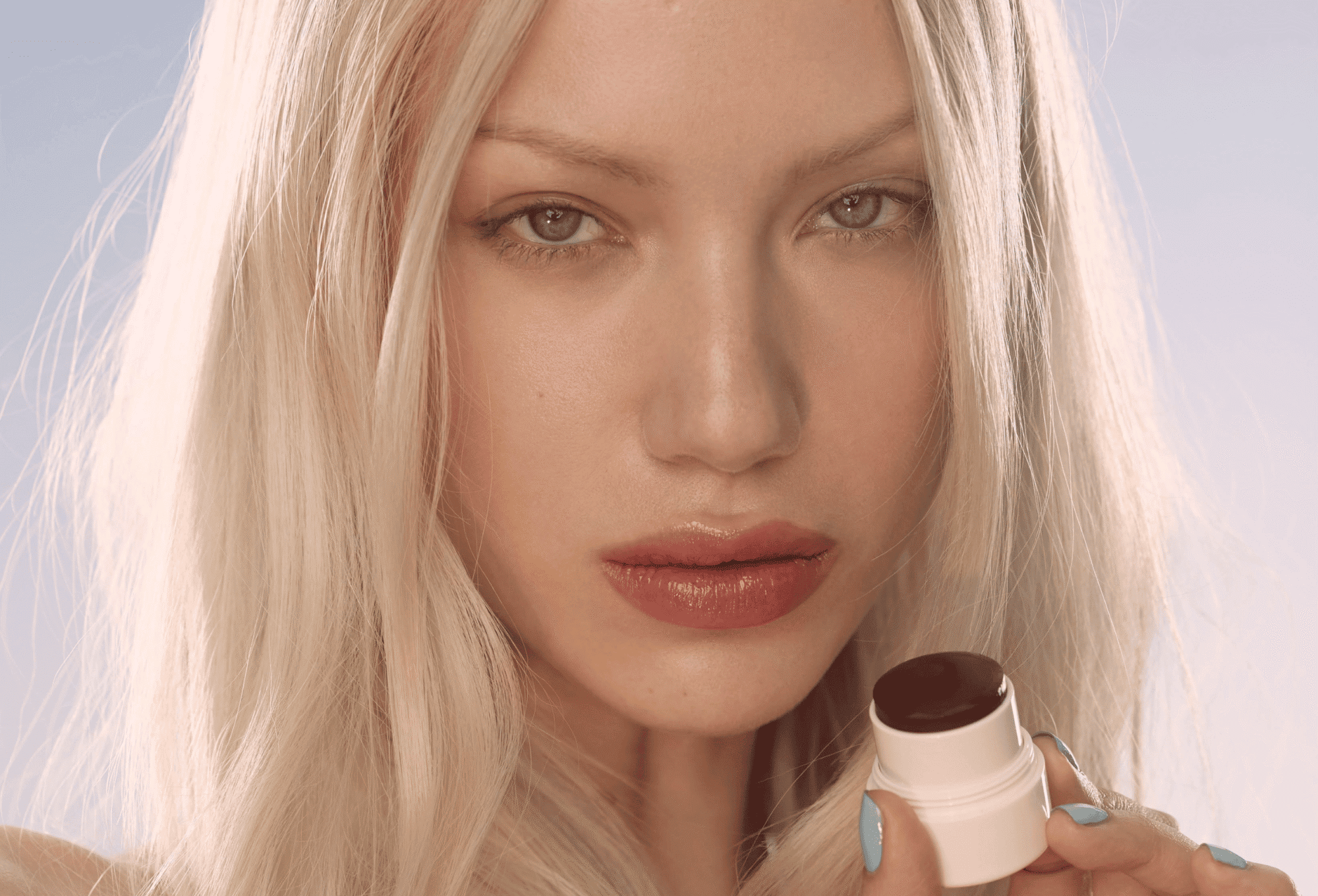 Summer Beauty Trends with Kylie Cosmetics | LXURI