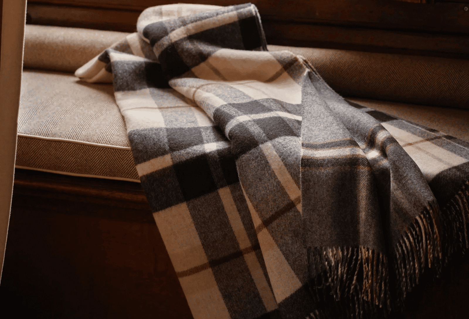 Luxury Blankets and Throws to Cozy Up With This Fall