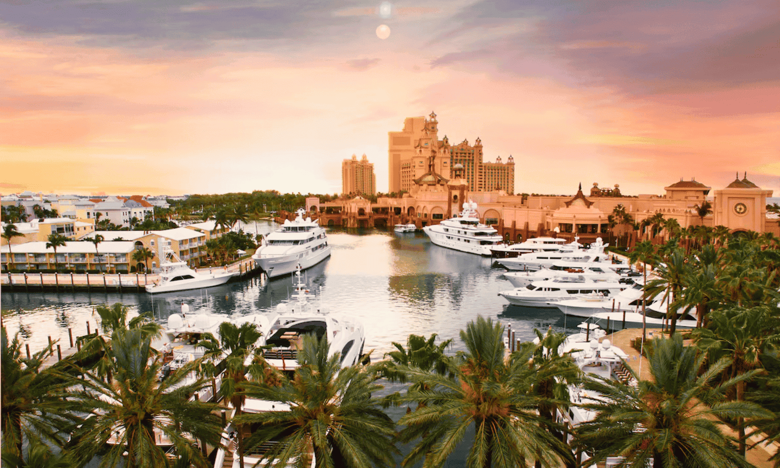 The Royal at Atlantis, Paradise Island - Expedia